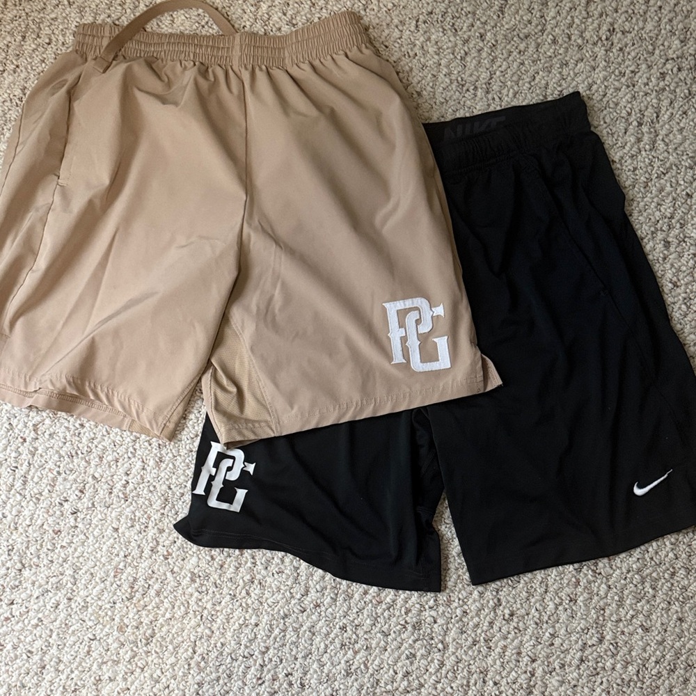 Nike Men's Black and Tan Athletic Shorts